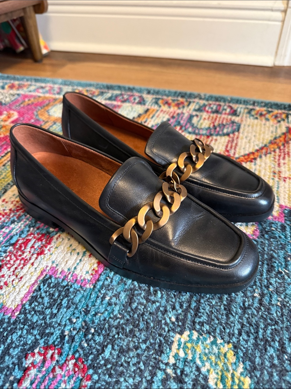 Vionic Black Leather Loafers with Matte Gold Chain